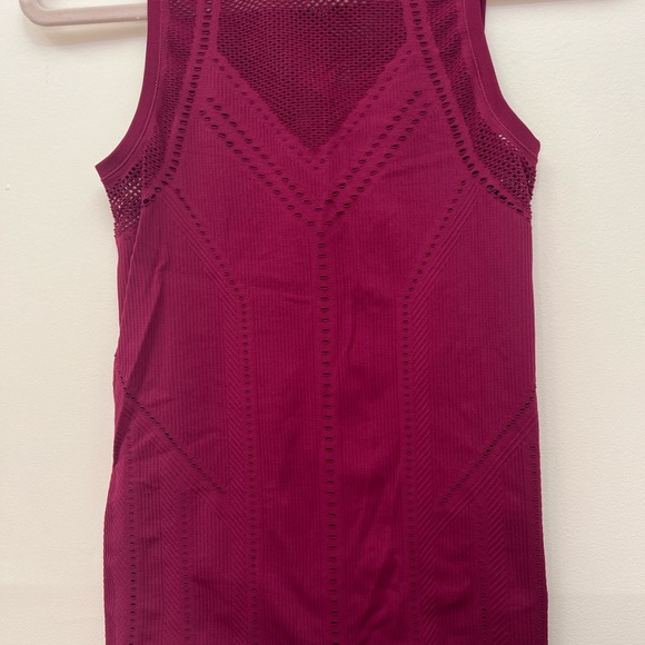 Athleta oxygen tank size XS maroon - Picture 3 of 5